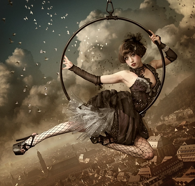 Alk Circus Artist エアリアル・ダンスパフォーマンス